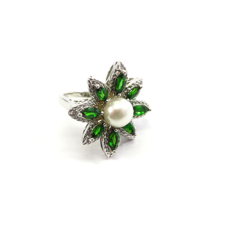 Chrome Diopside and a Pearl Sterling Silver Ring