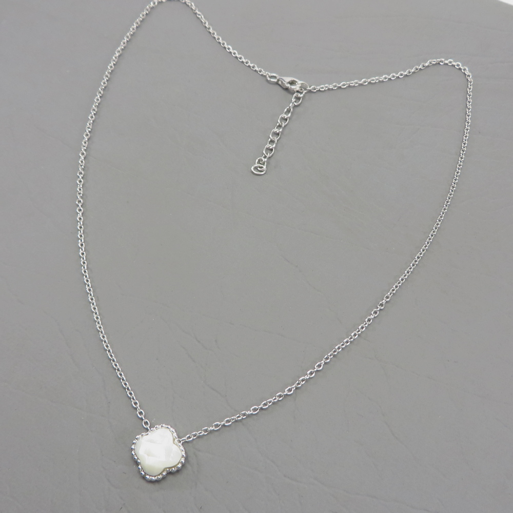 Mother-of-Pearl Necklace set in Sterling Silver
